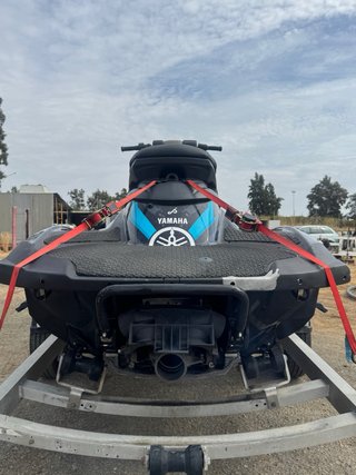 Moto de agua Yamaha FZR WaveRunner