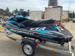 Moto de agua Yamaha FZR WaveRunner