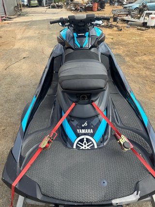 Moto de agua Yamaha FZR WaveRunner