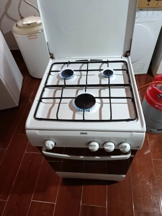 Cocina de gas butano Zanussi