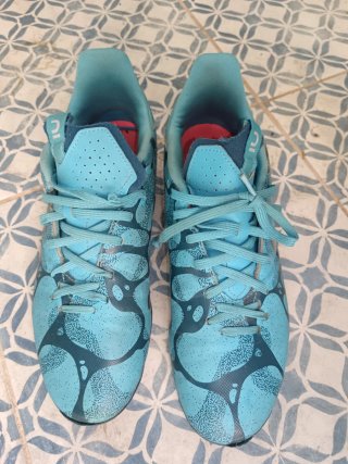 Botines de fútbol azules