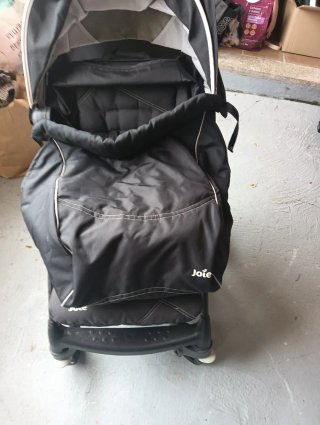Carrito de bebé Joie negro