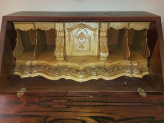 Secretária em Pau-Santo