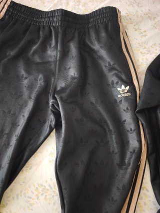 Chándal Adidas Retro Negro y Dorado