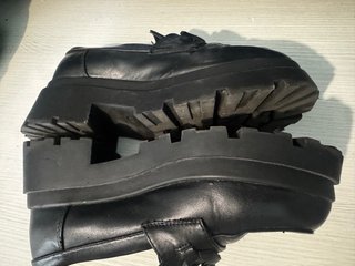 Mocasin MTNG plataforma negro