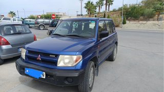 Mitsubishi Montero IO 2001