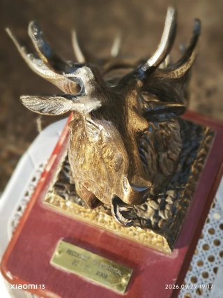 Figura ciervo bronce