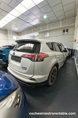 Toyota RAV4 Hybrid 2018 · 48.000 km · Golpe