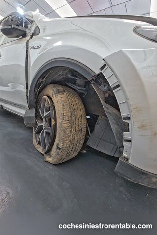 Toyota RAV4 Hybrid 2018 · 48.000 km · Golpe