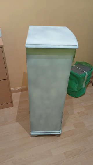 Cómoda antigua de madera