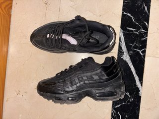 Nike Air Max 95 Negras Talla 39 Precio negociable