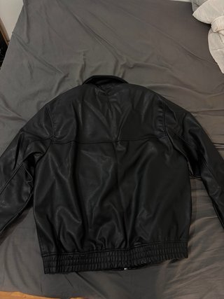 Chaqueta de cuero negra de Zara