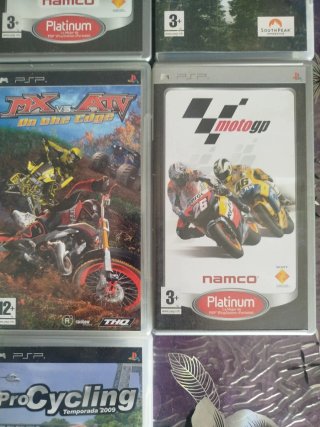 Lotto di 10 videogiochi PSP