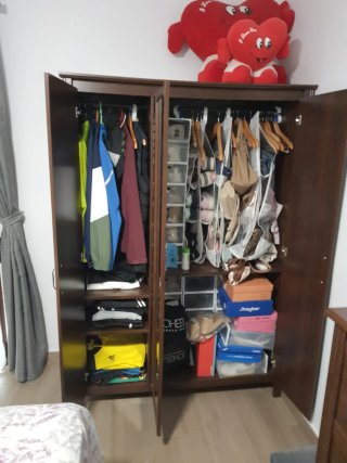 Cómoda, armario y zapatero.