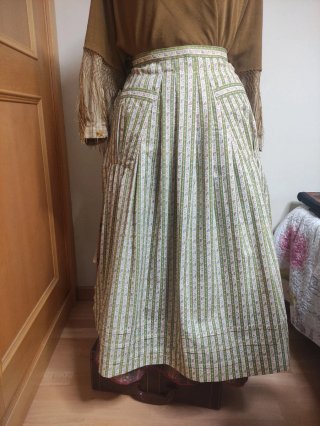 Delantal indumentaria tradicional