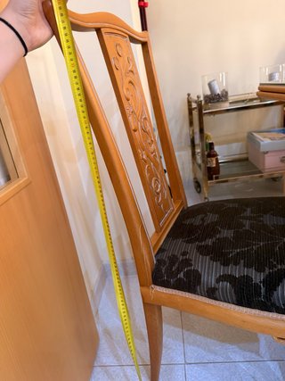 Conjunto de Mesa y 6 Sillas de Madera