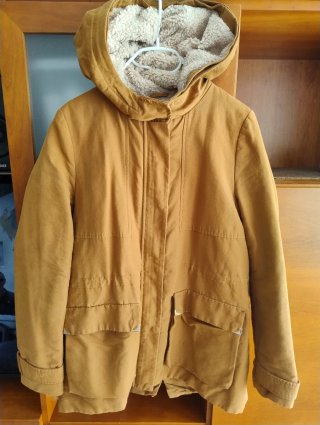 Parka Zara Trafaluc M borreguito mostaza