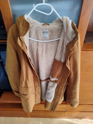 Parka Zara Trafaluc M borreguito mostaza