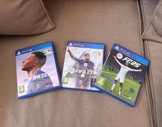 Lote 3 Giochi PS4: FIFA 22, FIFA 23 e FC 25