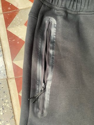 Pantalón Corto Nike Tech Fleece