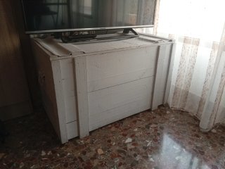 Baúl de madera antiguo blanco