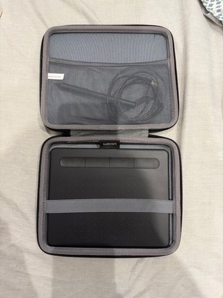 Tableta Gráfica Wacom Intuos semi-nueva con Funda