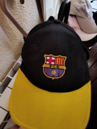 Gorra FC Barcelona FCB Negra y Amarilla