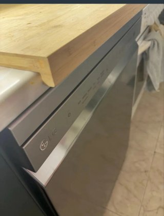 Lavastoviglie LG in acciaio inossidabile