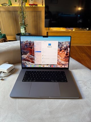 Macbook Pro 16.2” 2022 M PRO