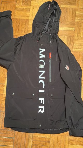 Chubasquero Moncler Negro