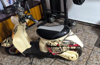 Scooter Eléctrico 24V Estilo Vespa