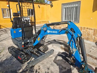 Miniexcavadora Rippa R10 con motor Kubota