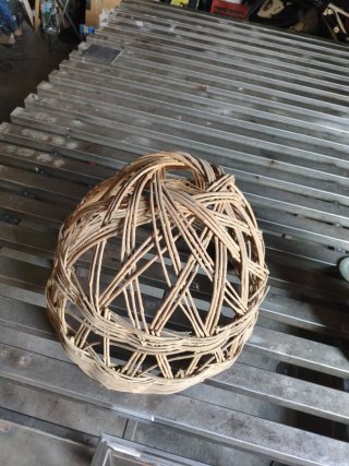 Cubre Brasero Antiguo de Mimbre