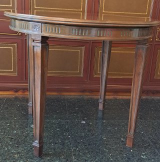 Mesa Clásica Estilo Luis XVI