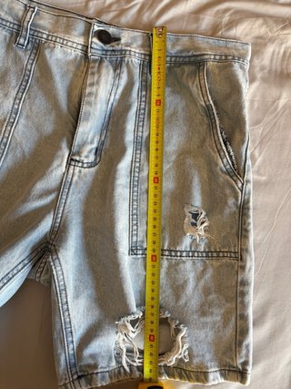 Bermuda vaquera rota - Talla 42/44 (cintura 84cm)