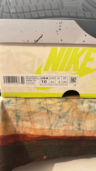 Nike Air Jordan 1 High Volt