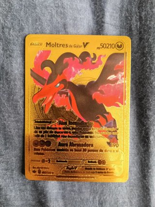 Carta Pokémon Moltres de Galar V Dorada
