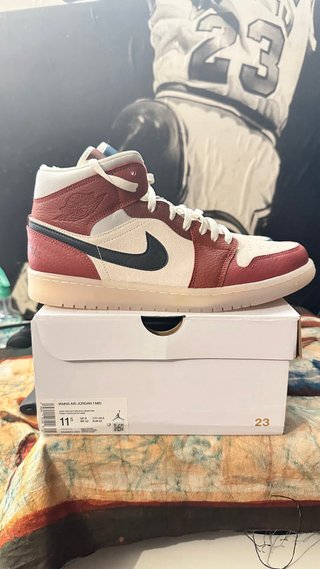 Nike Air Jordan 1 Mid Antigravity