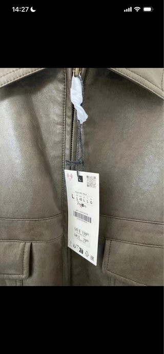 Chaqueta efecto piel.