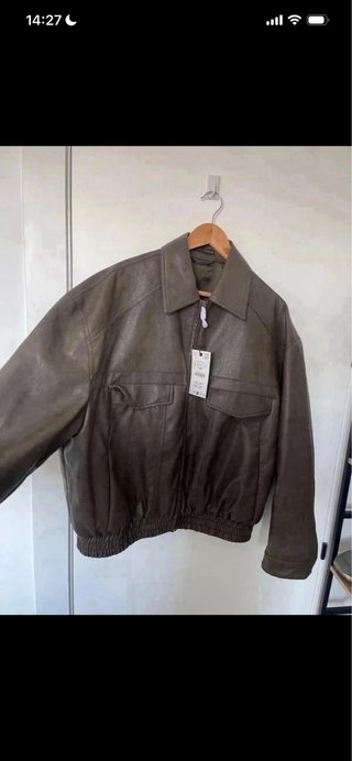 Chaqueta efecto piel.