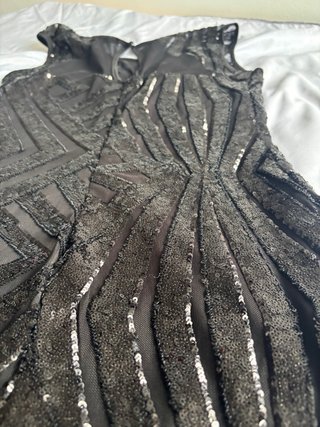 Vestido de fiesta negro con lentejuelas