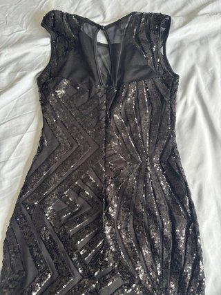 Vestido de fiesta negro con lentejuelas