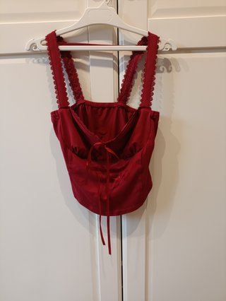 Top Burdeos con Tirantes