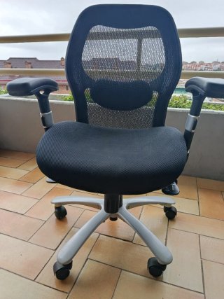 Silla Ergonómica Oficina herpesa Negra