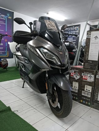 Moto Eléctrica Nerva Exe Gris