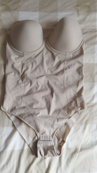 Body de mujer color beige