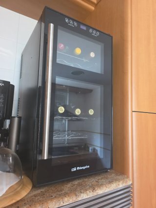 Vinoteca Orbegozo 18 botellas. ENTREGA EN LA MANGA