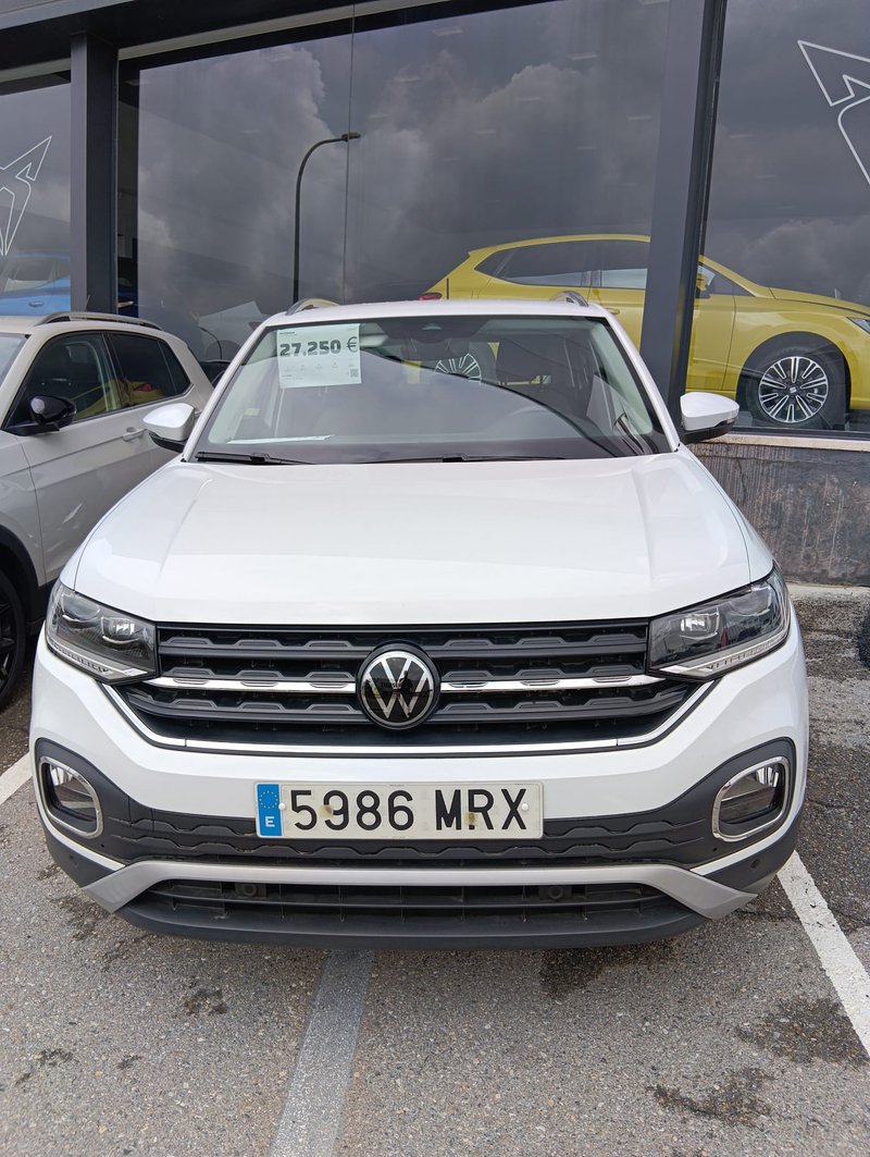 Volkswagen T-Cross "Más" 1.0 TSI 6 vel. 2024