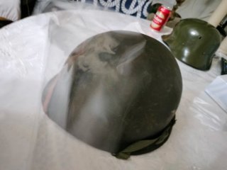 Casco Militar con Insignia