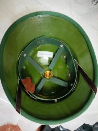 Casco Militar con Insignia